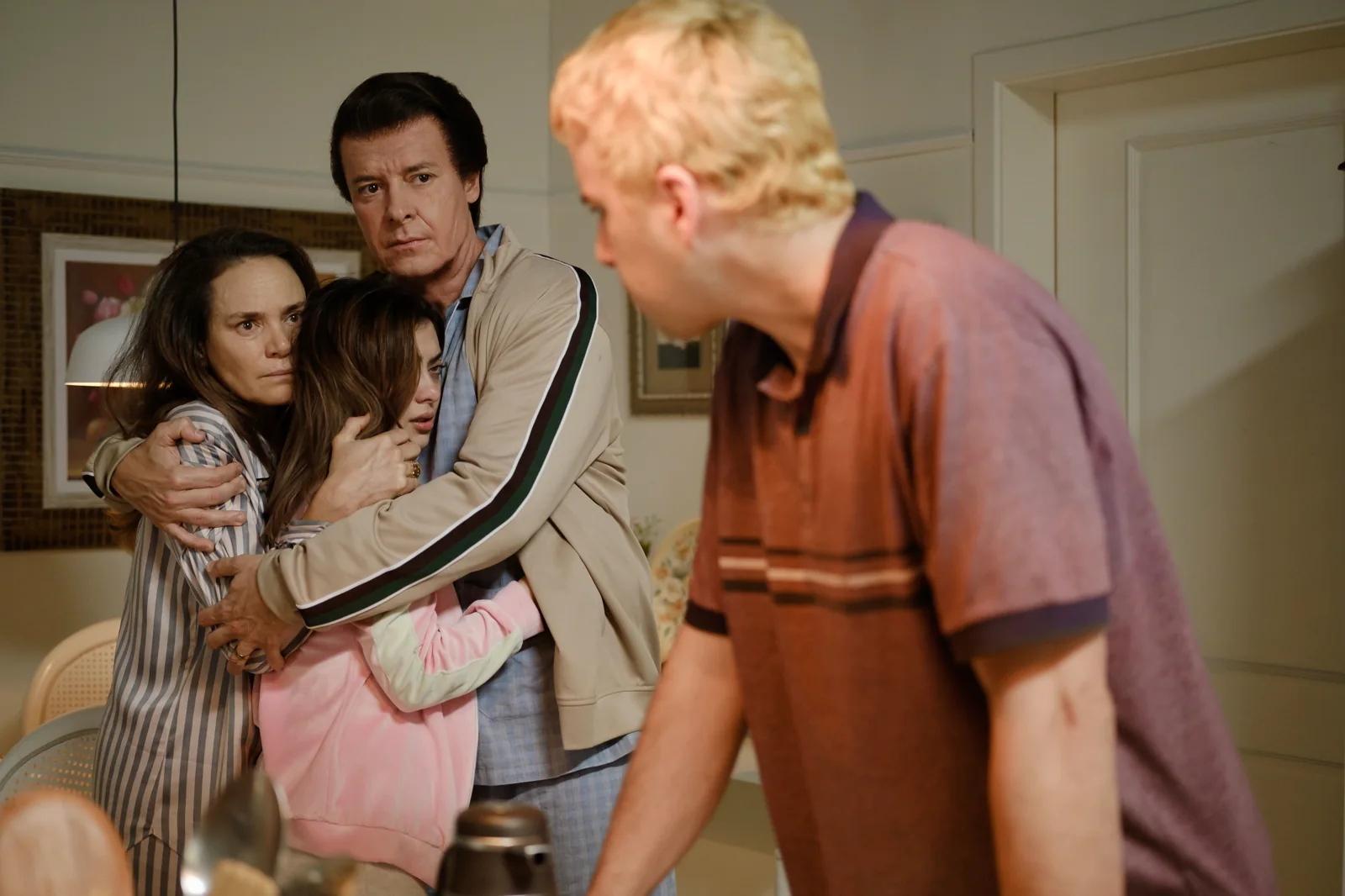 Cena familiar do longa Silvio em imagem oficial de divulgação